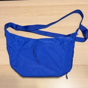 Beis Crescent Catchall in Cobalt